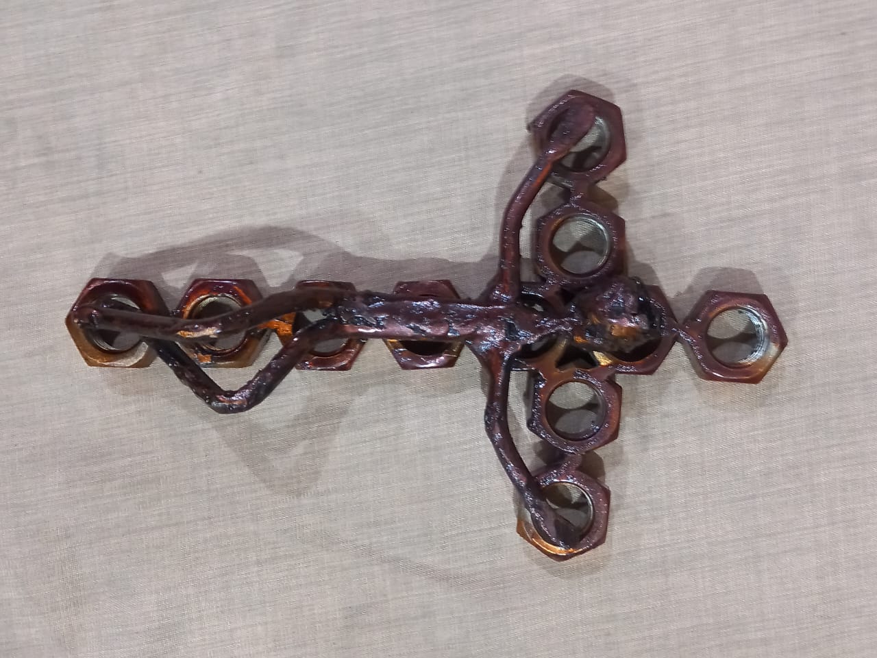Art Nut Cross